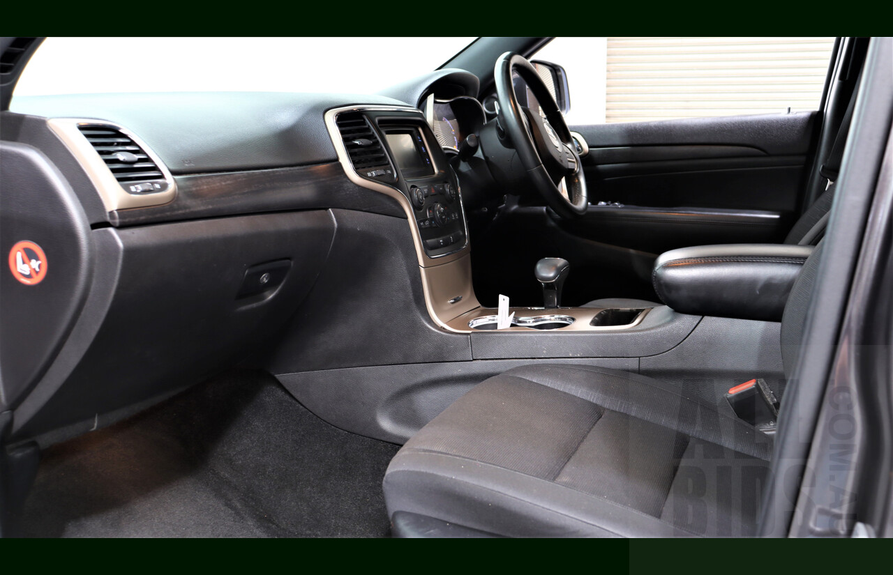 4/2014 Jeep Grand Cherokee Laredo (4x2) WK MY14 4d Wagon Grey 3.6L