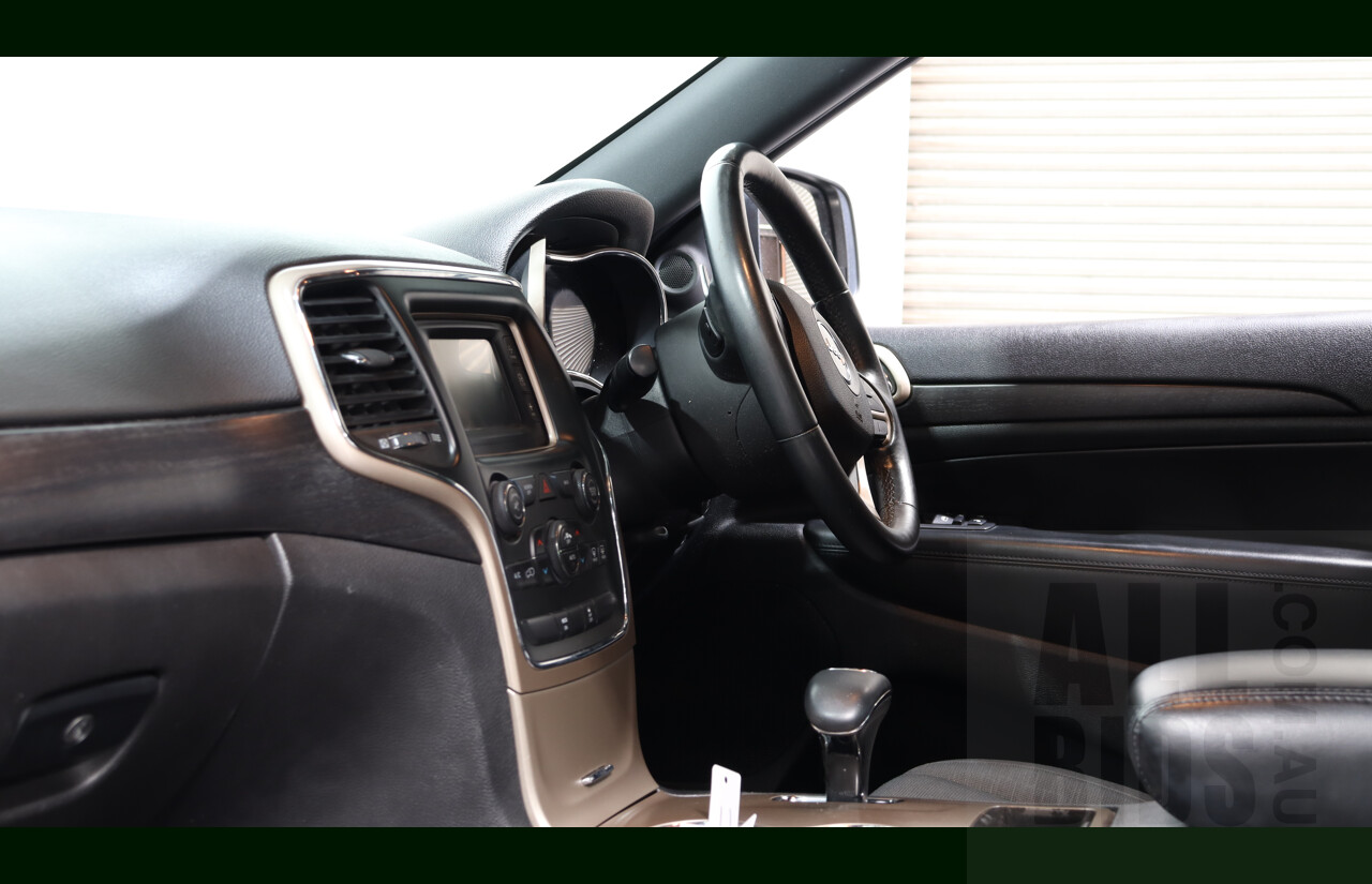 4/2014 Jeep Grand Cherokee Laredo (4x2) WK MY14 4d Wagon Grey 3.6L