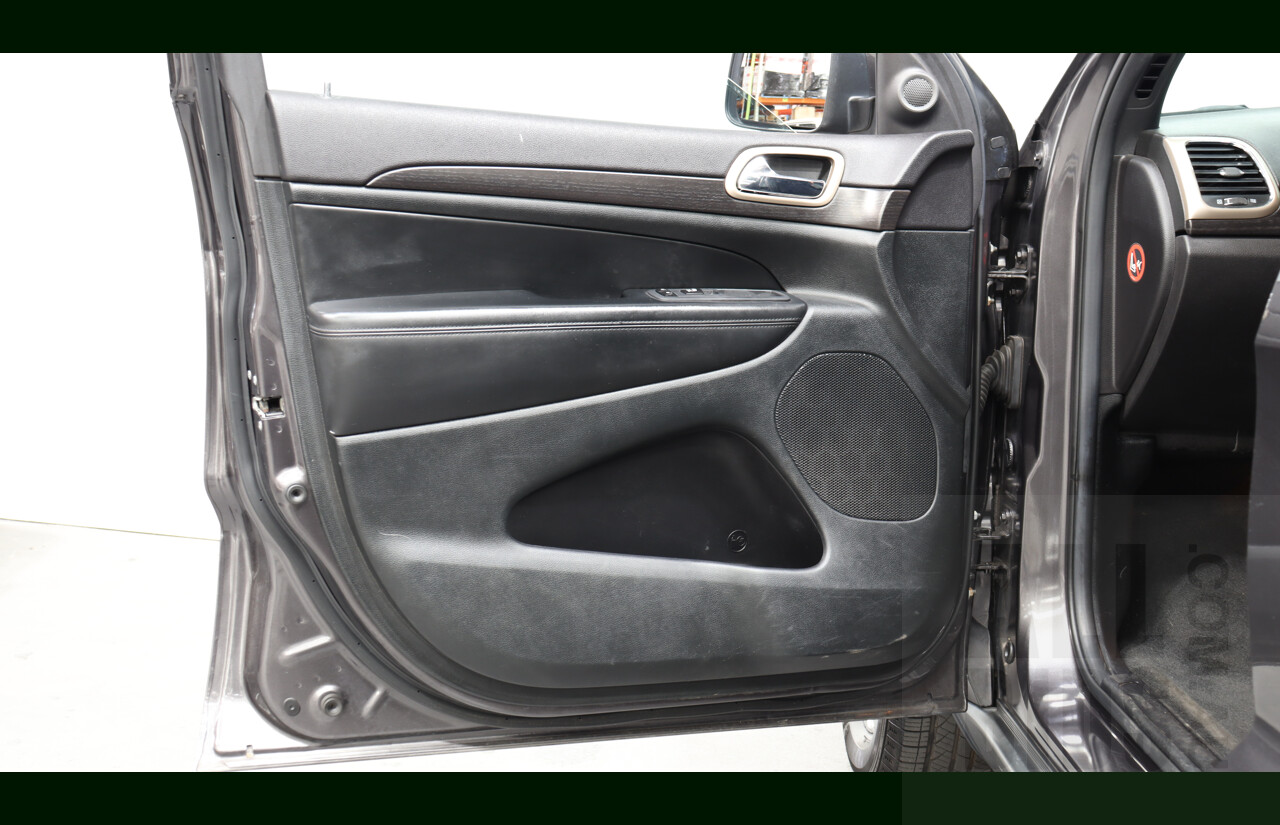 4/2014 Jeep Grand Cherokee Laredo (4x2) WK MY14 4d Wagon Grey 3.6L