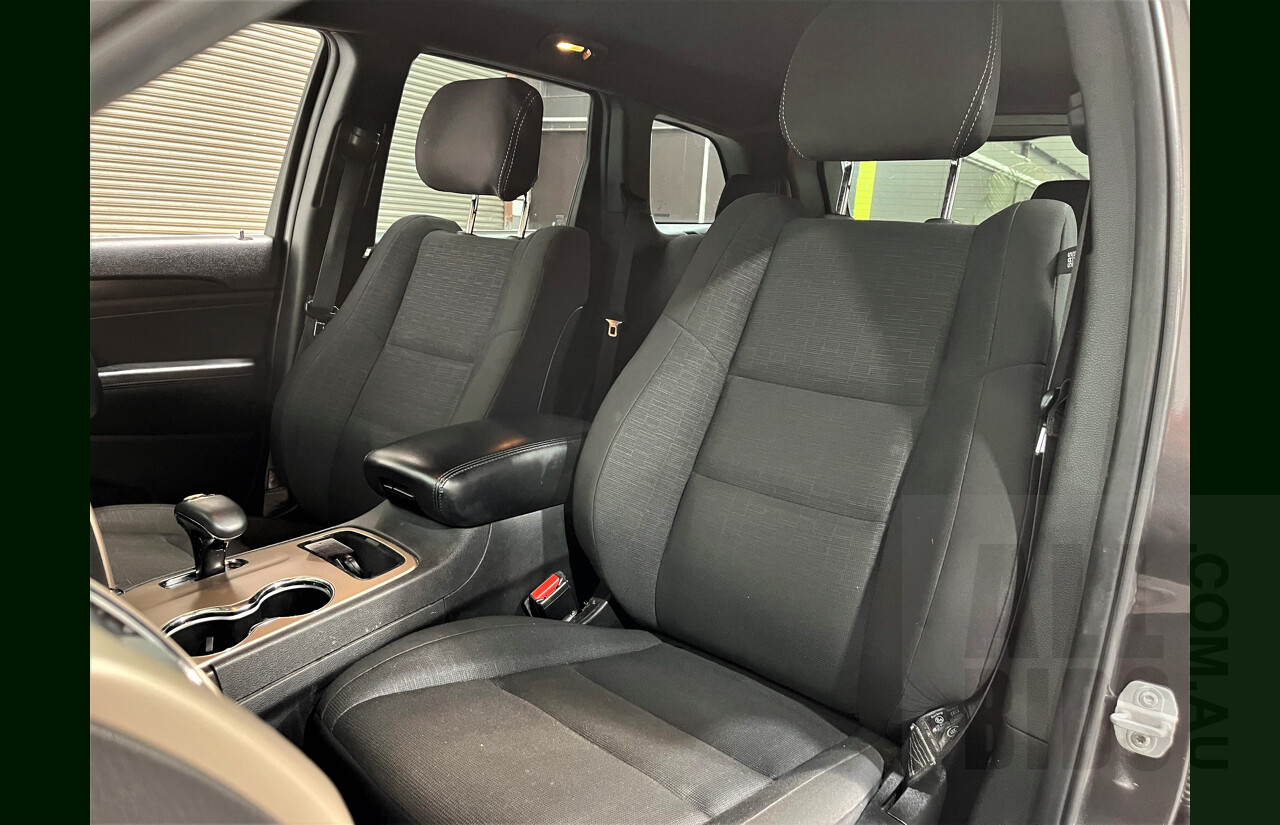 4/2014 Jeep Grand Cherokee Laredo (4x2) WK MY14 4d Wagon Grey 3.6L