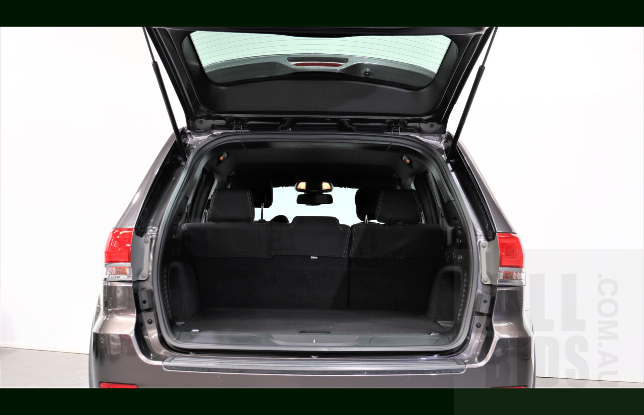 4/2014 Jeep Grand Cherokee Laredo (4x2) WK MY14 4d Wagon Grey 3.6L