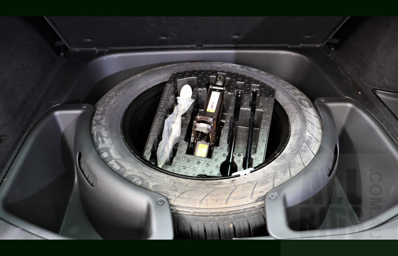 4/2014 Jeep Grand Cherokee Laredo (4x2) WK MY14 4d Wagon Grey 3.6L