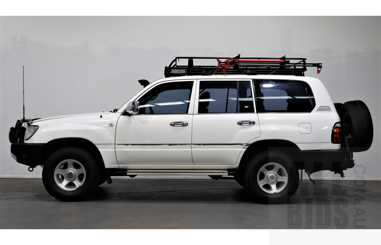 11/1999 Toyota Landcruiser (4x4) HZJ105R 4d Wagon White 4.2L Diesel