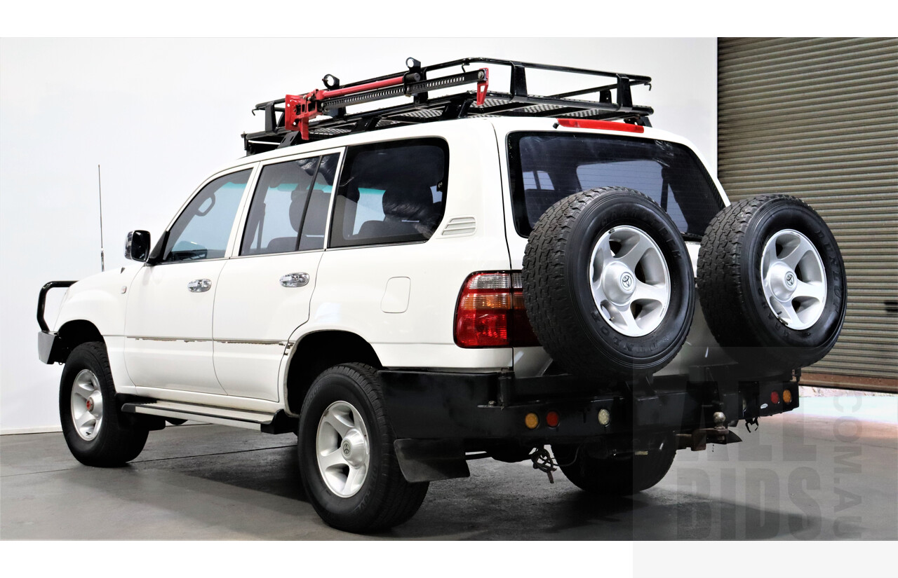 11/1999 Toyota Landcruiser (4x4) HZJ105R 4d Wagon White 4.2L Diesel