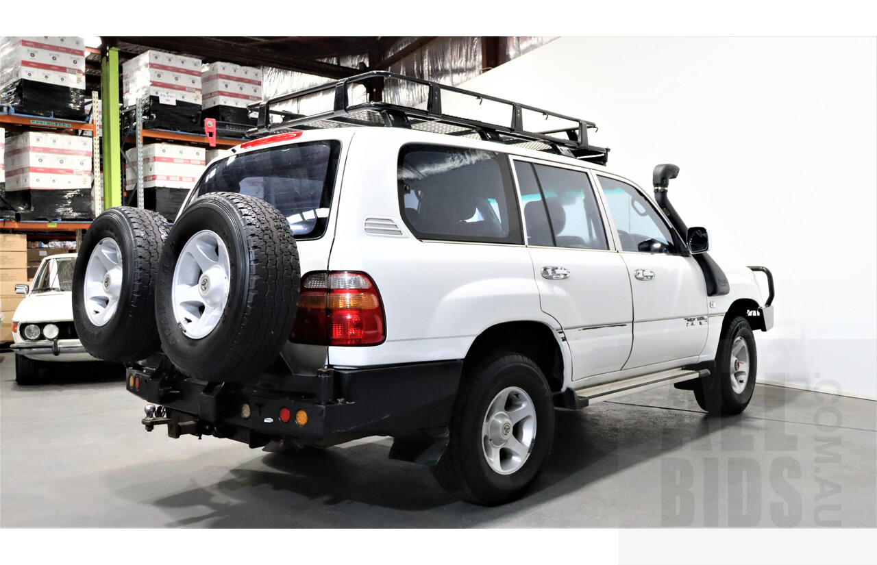 11/1999 Toyota Landcruiser (4x4) HZJ105R 4d Wagon White 4.2L Diesel