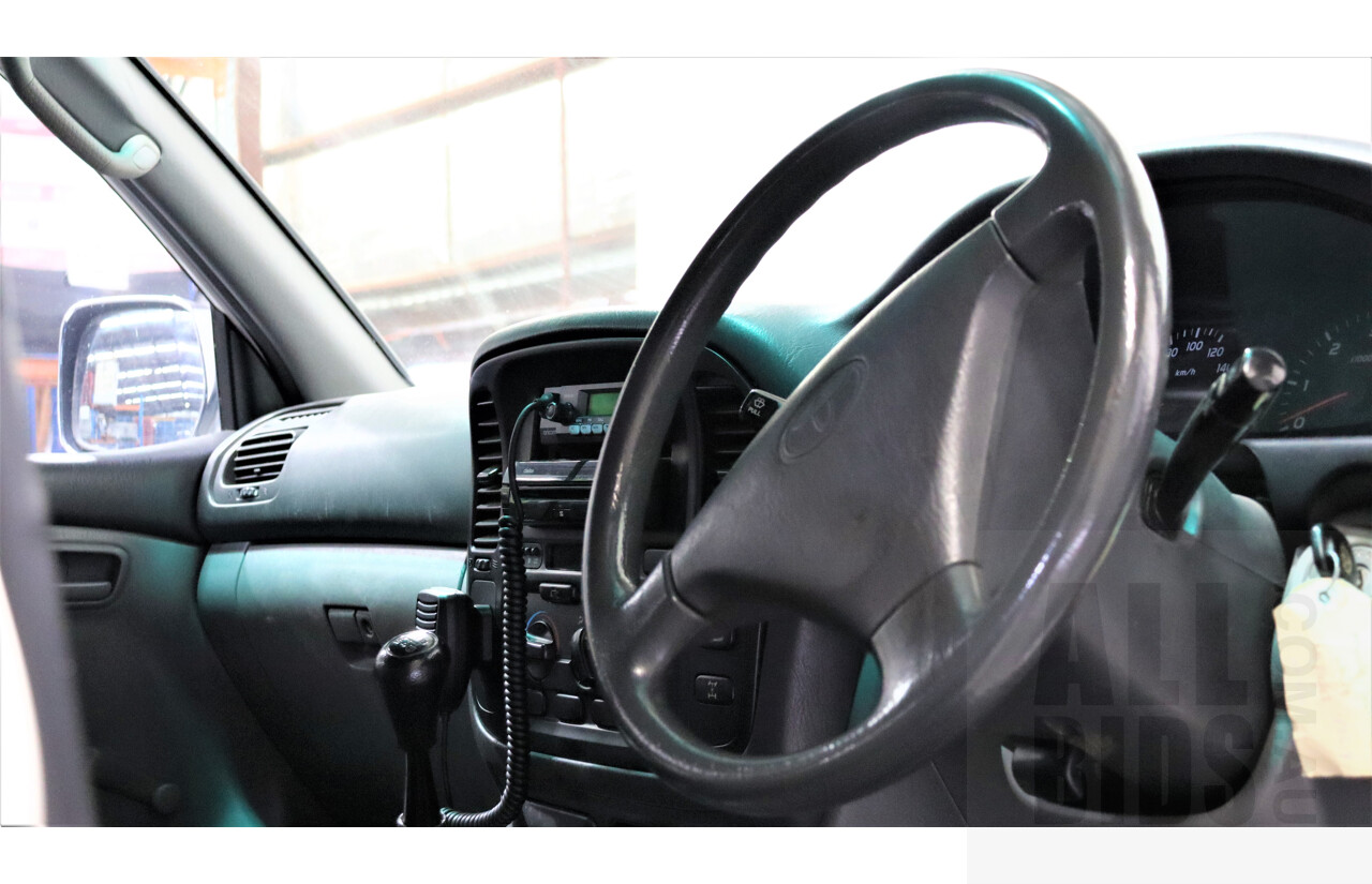 11/1999 Toyota Landcruiser (4x4) HZJ105R 4d Wagon White 4.2L Diesel