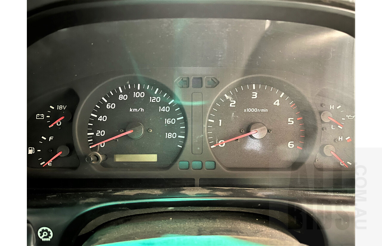 11/1999 Toyota Landcruiser (4x4) HZJ105R 4d Wagon White 4.2L Diesel