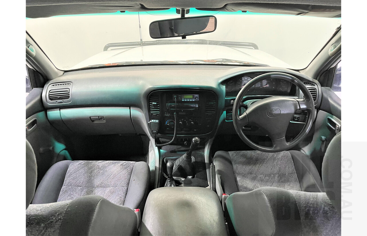 11/1999 Toyota Landcruiser (4x4) HZJ105R 4d Wagon White 4.2L Diesel