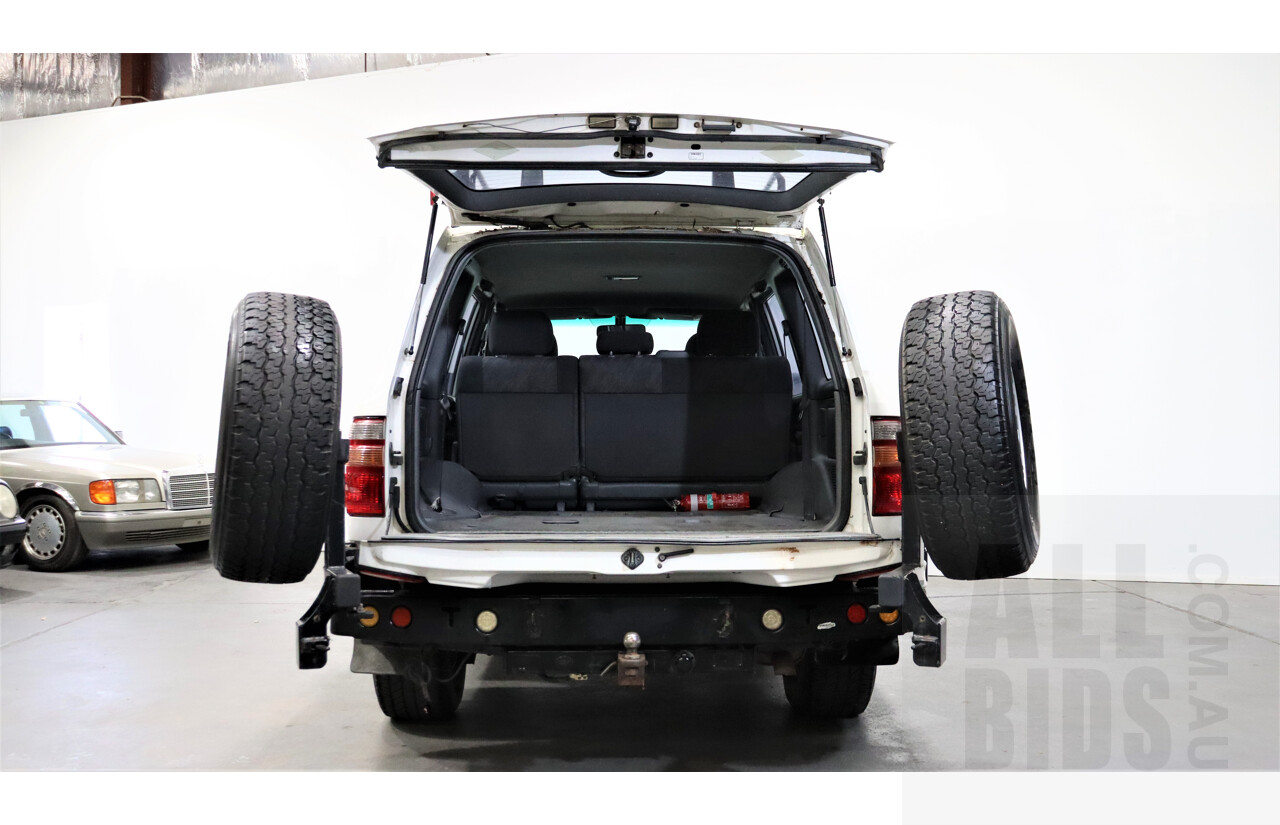 11/1999 Toyota Landcruiser (4x4) HZJ105R 4d Wagon White 4.2L Diesel