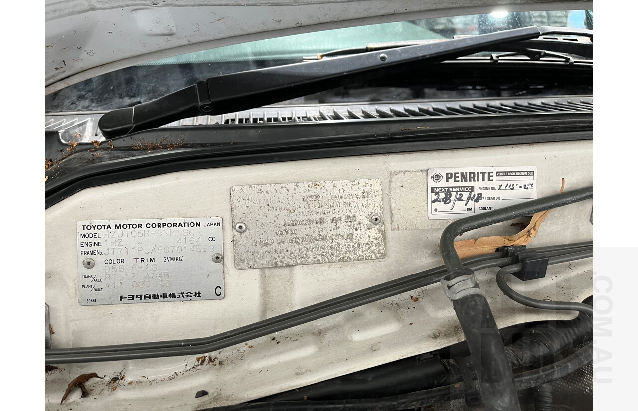 11/1999 Toyota Landcruiser (4x4) HZJ105R 4d Wagon White 4.2L Diesel