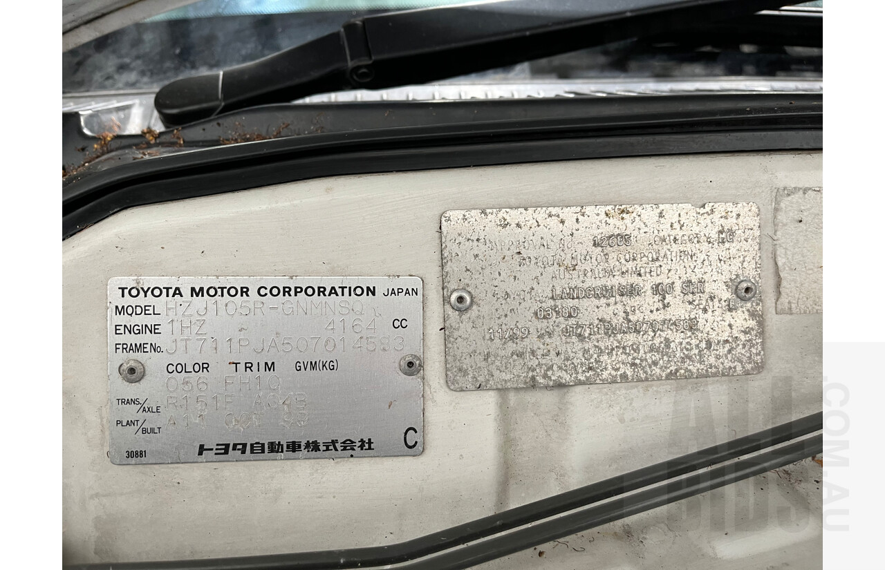 11/1999 Toyota Landcruiser (4x4) HZJ105R 4d Wagon White 4.2L Diesel