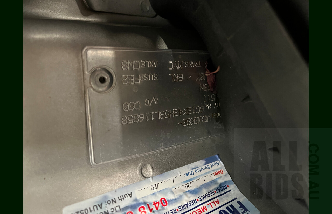 11/2007 Holden Commodore SS VE Utility Silver 6.0L V8