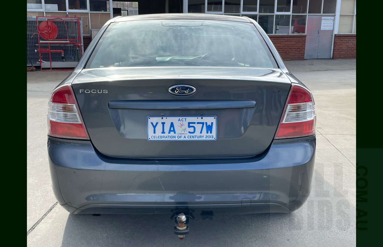 8/2009 Ford Focus LX LV 4d Sedan Grey 2.0L
