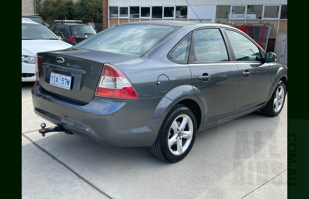 8/2009 Ford Focus LX LV 4d Sedan Grey 2.0L