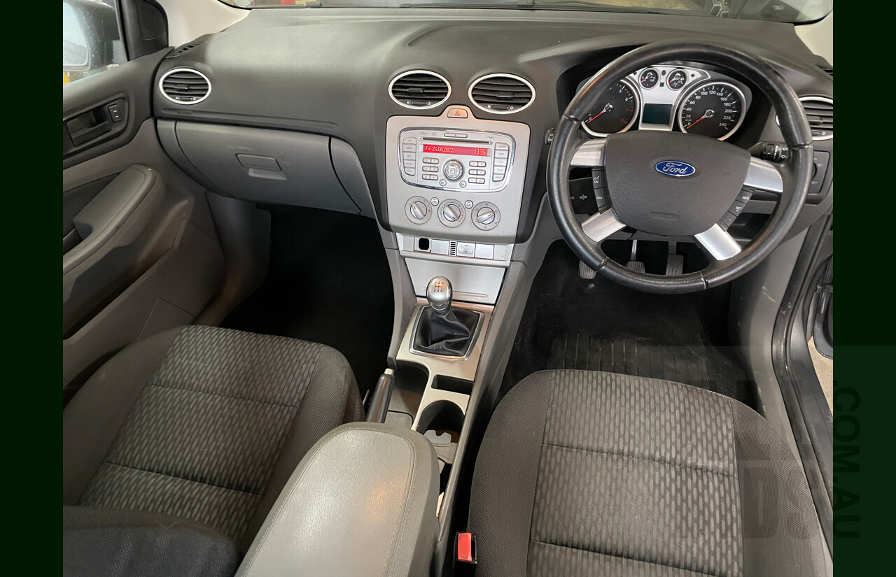 8/2009 Ford Focus LX LV 4d Sedan Grey 2.0L