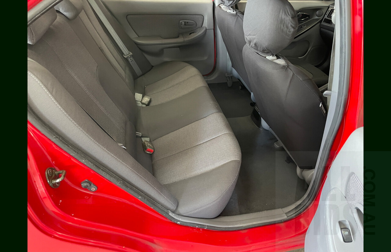 12/2003 Hyundai Elantra 2.0 HVT XD 4d Sedan Red 2.0L