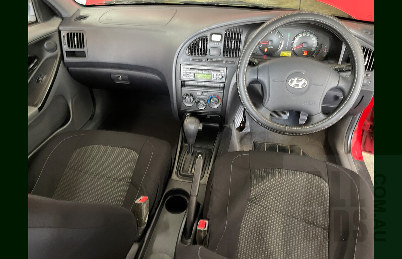 12/2003 Hyundai Elantra 2.0 HVT XD 4d Sedan Red 2.0L