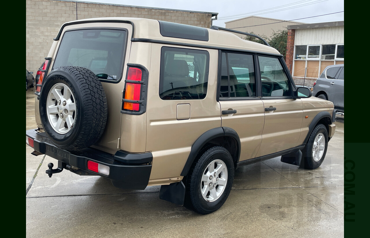 8/2004 Land Rover Discovery  SERIES II 4d Wagon Gold 2.5L