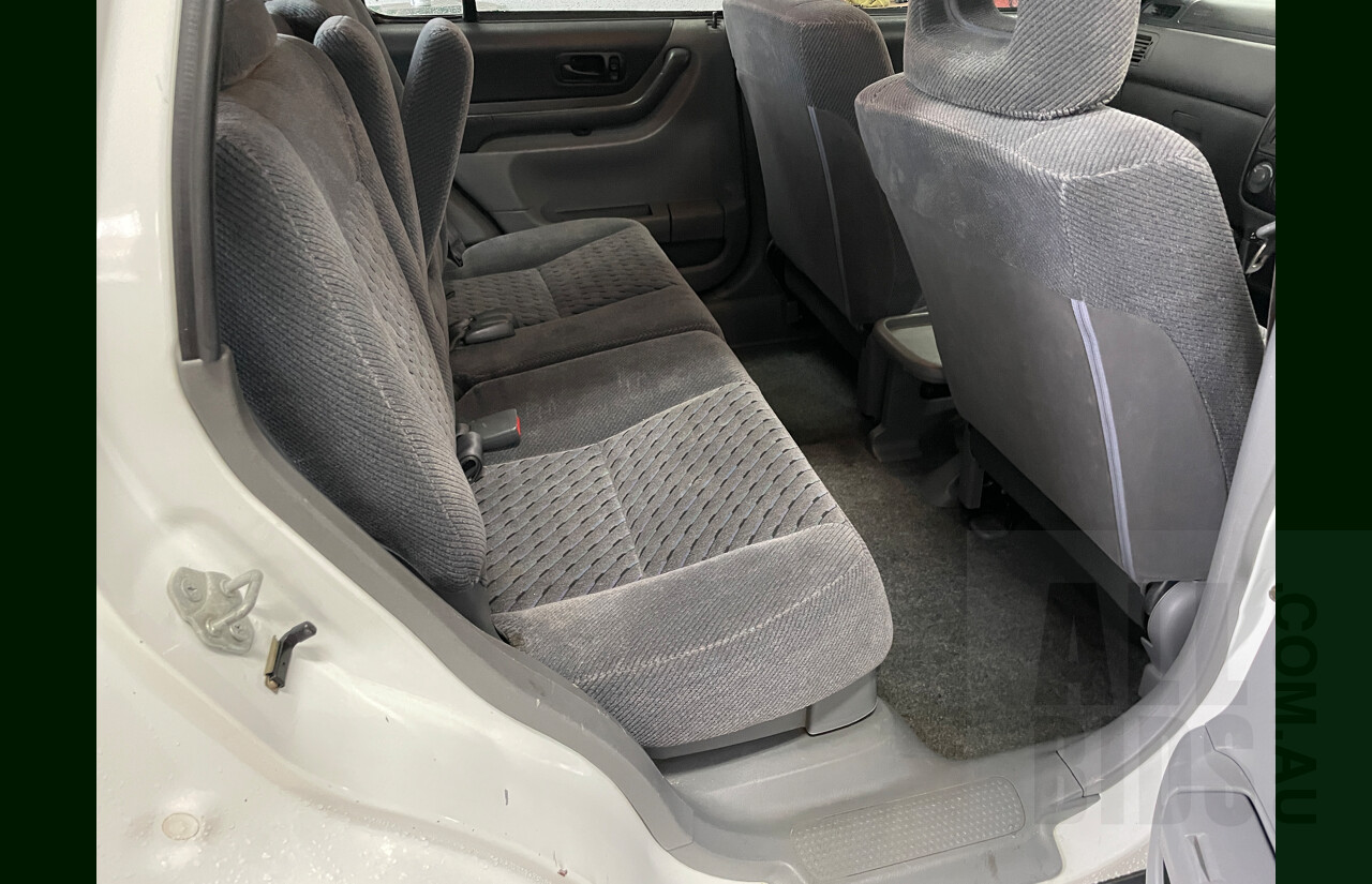 8/2001 Honda CRV (4x4) Classic  4d Wagon White 2.0L