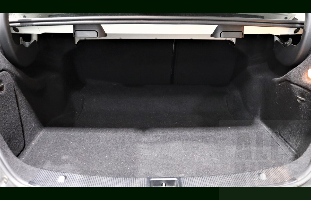 10/2009 Mercedes-Benz C220 CDI Avantgarde W204 4d Sedan White 2.1L Turbo Diesel