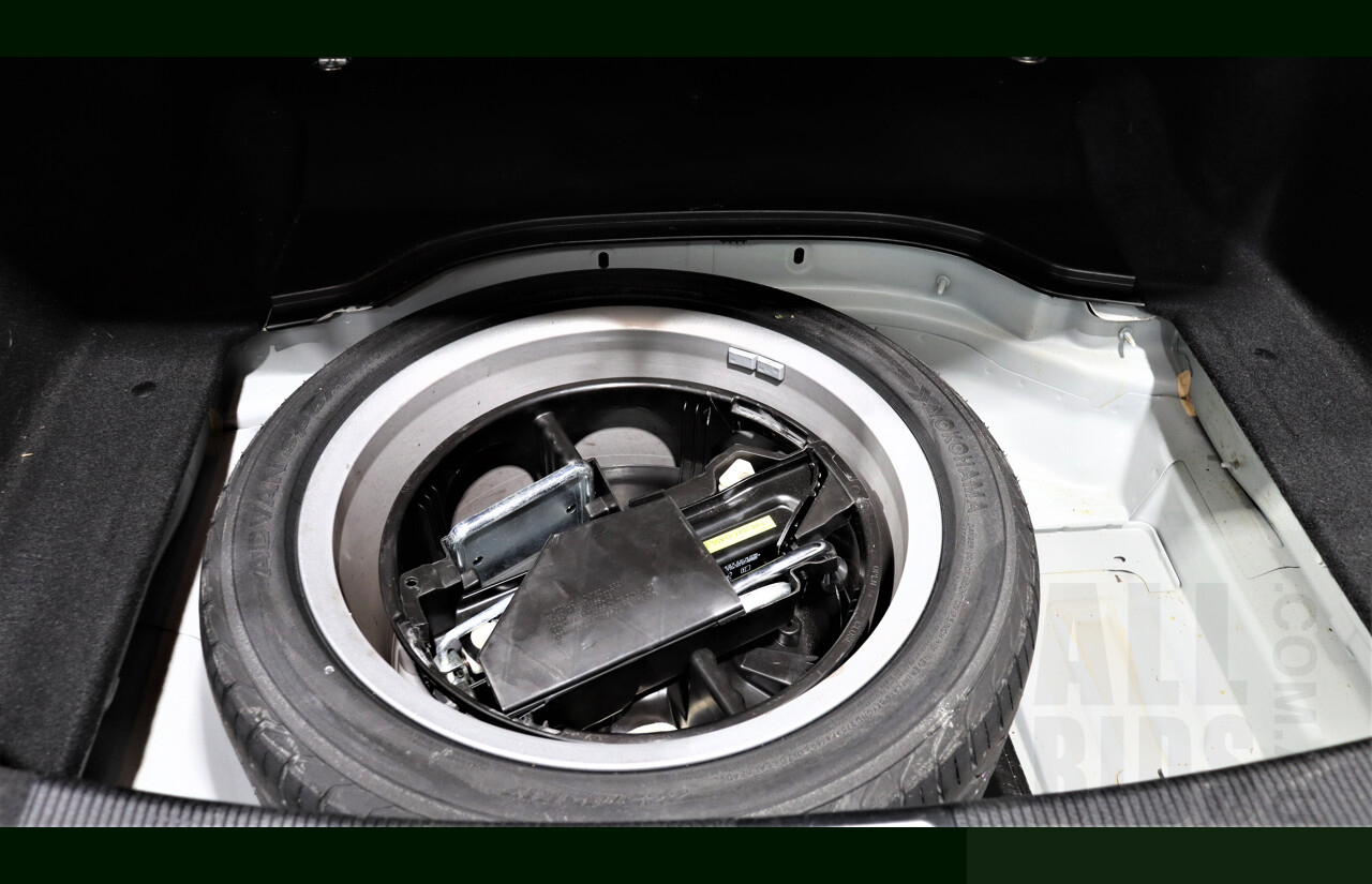 10/2009 Mercedes-Benz C220 CDI Avantgarde W204 4d Sedan White 2.1L Turbo Diesel