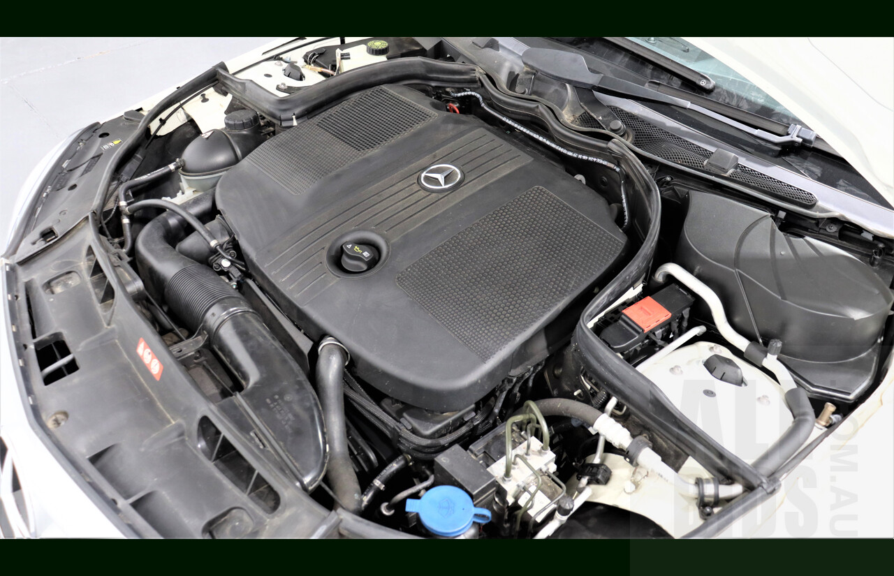 10/2009 Mercedes-Benz C220 CDI Avantgarde W204 4d Sedan White 2.1L Turbo Diesel