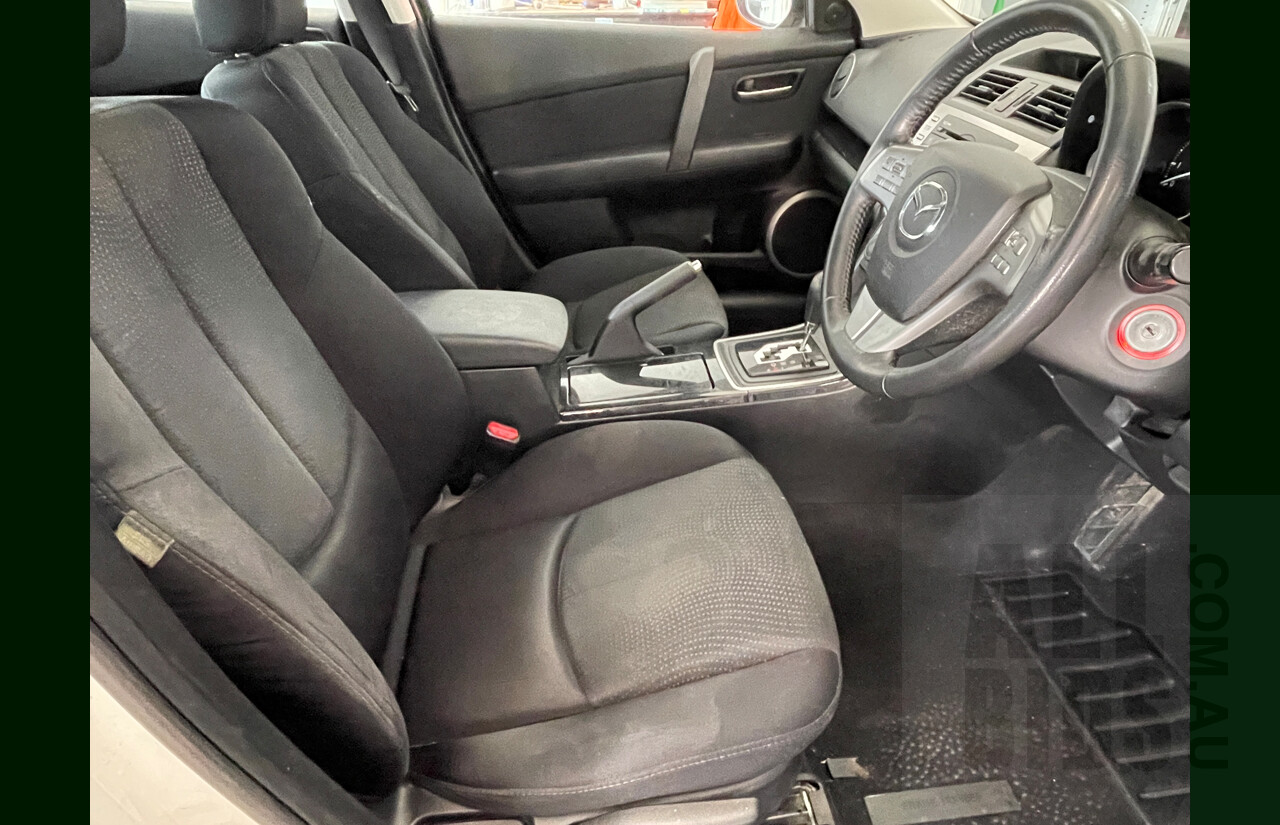 4/2009 Mazda Mazda6 Classic GH 5d Hatchback White 2.5L