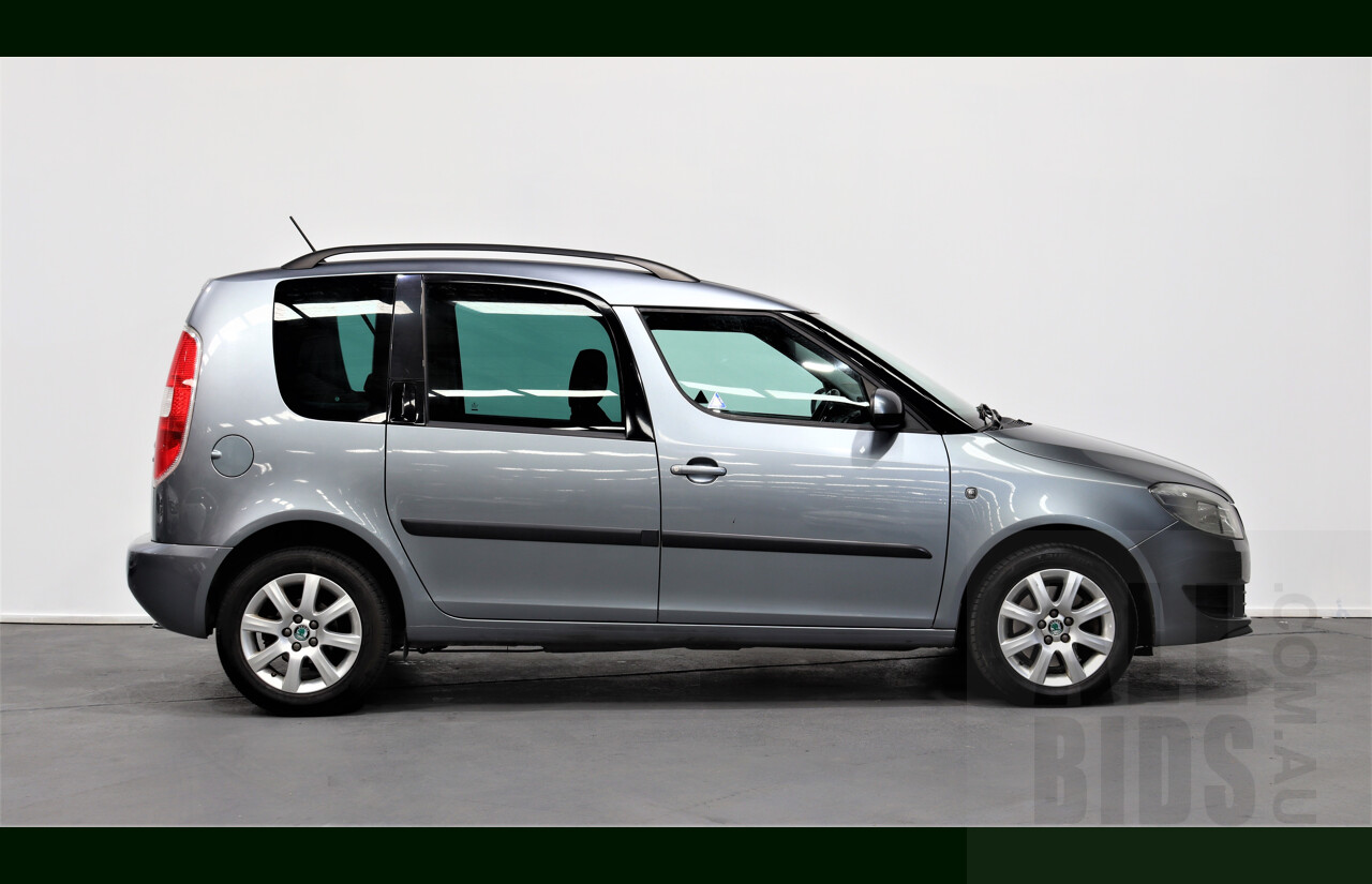 4/2013 Skoda Roomster 77 TSI 5J 4d Wagon Grey 1.2L