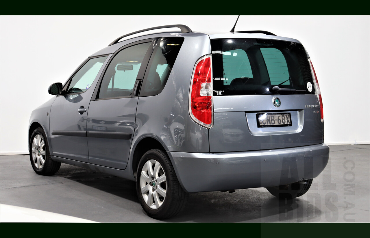 4/2013 Skoda Roomster 77 TSI 5J 4d Wagon Grey 1.2L