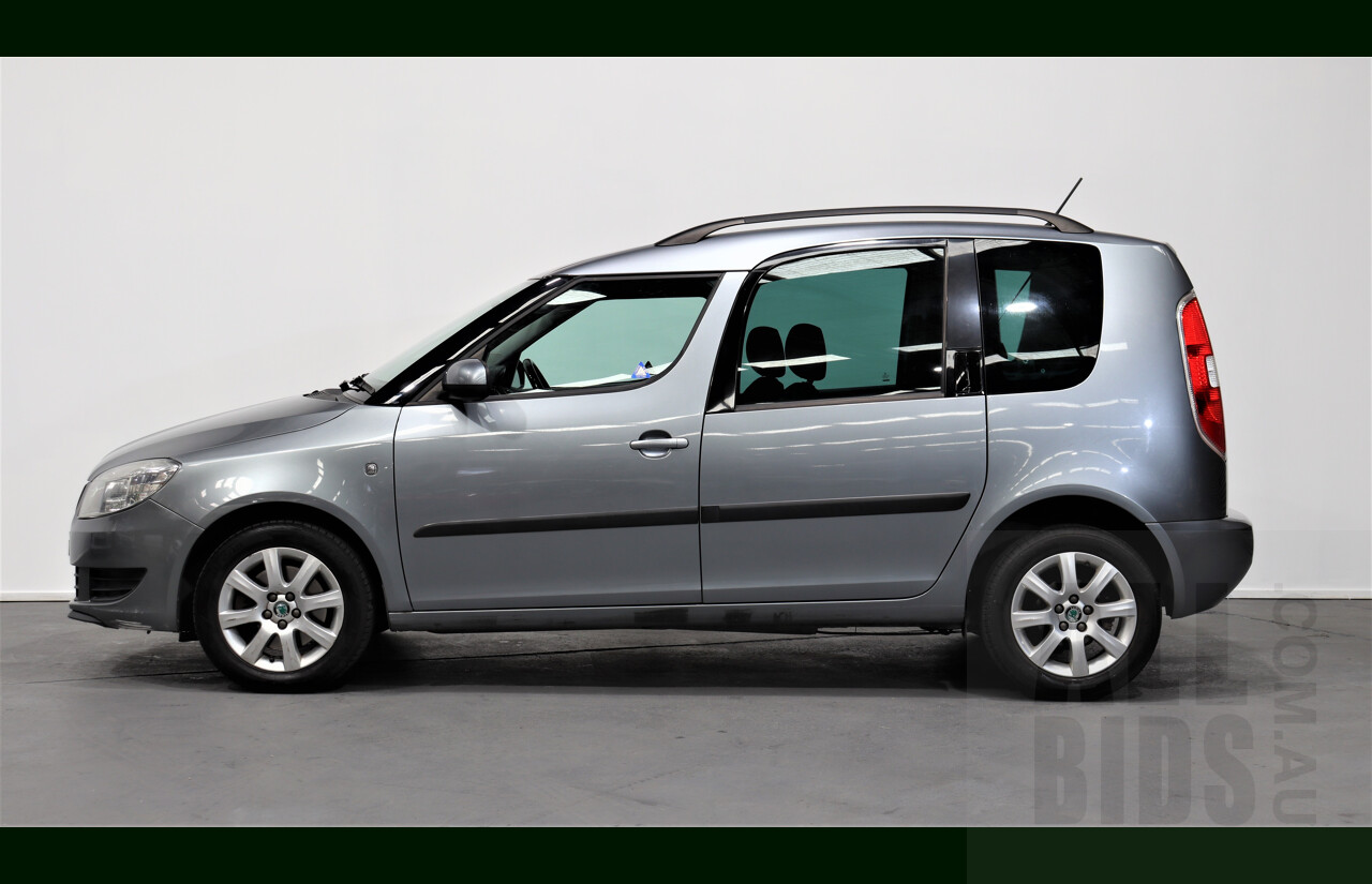 4/2013 Skoda Roomster 77 TSI 5J 4d Wagon Grey 1.2L