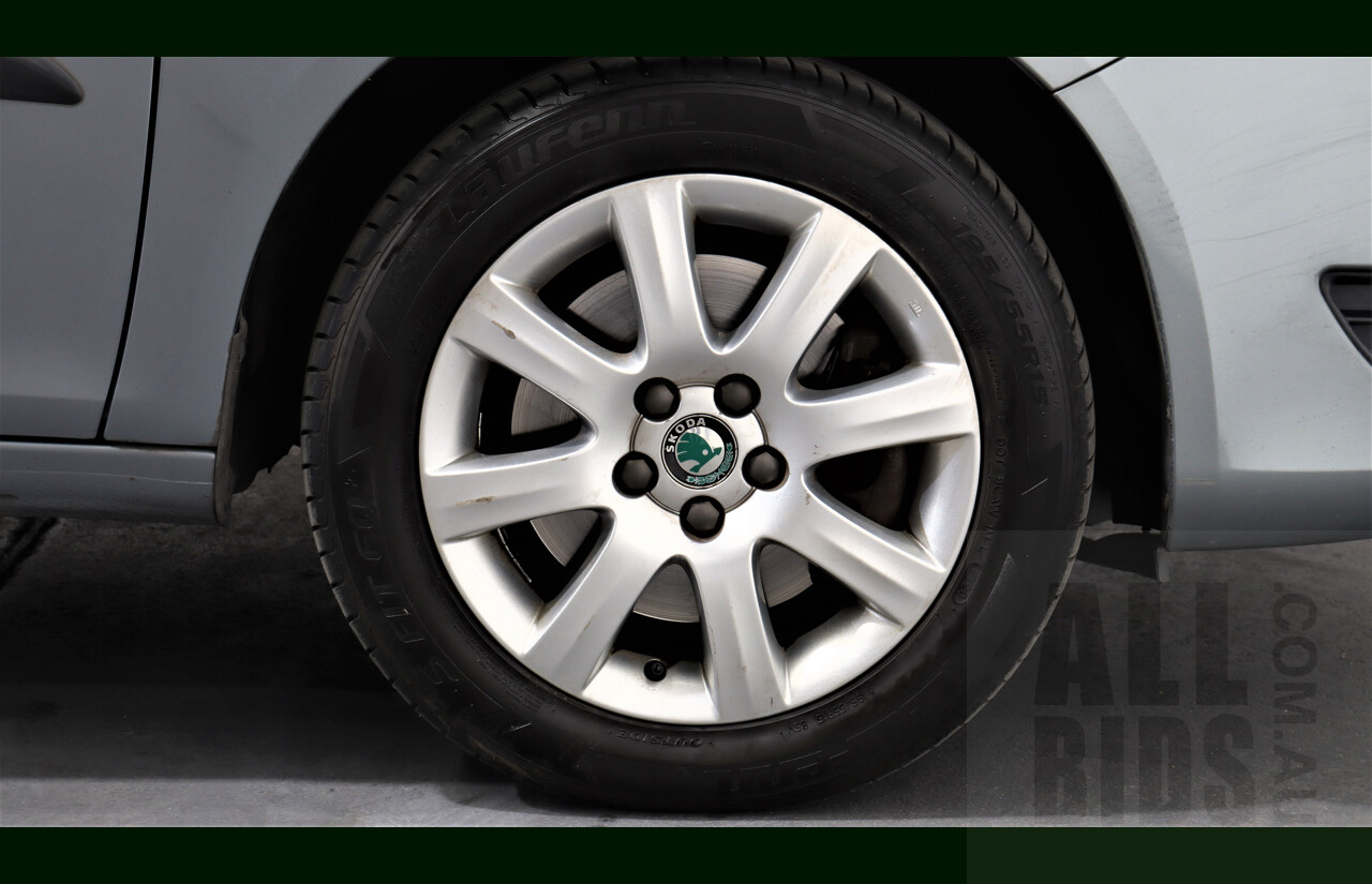 4/2013 Skoda Roomster 77 TSI 5J 4d Wagon Grey 1.2L