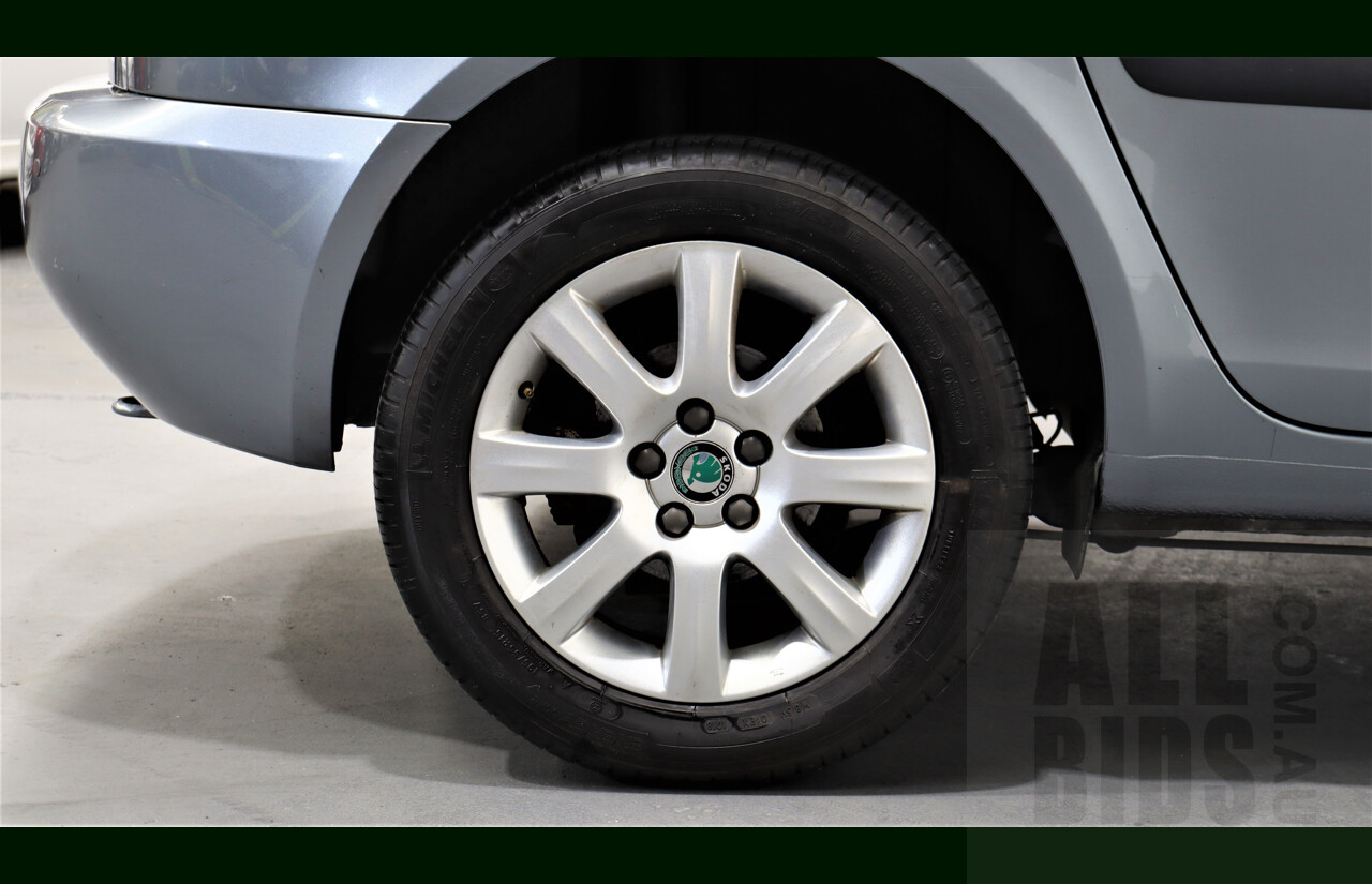 4/2013 Skoda Roomster 77 TSI 5J 4d Wagon Grey 1.2L