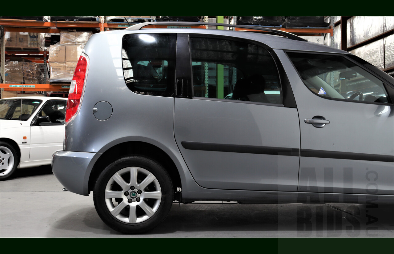 4/2013 Skoda Roomster 77 TSI 5J 4d Wagon Grey 1.2L