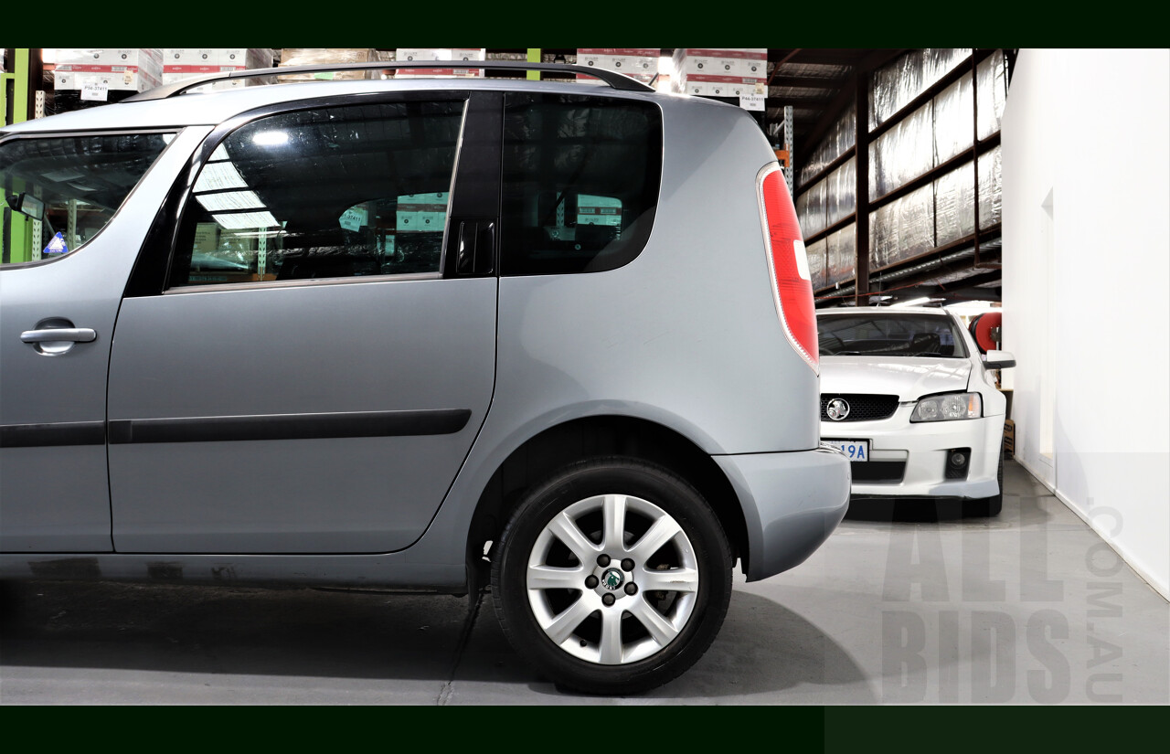 4/2013 Skoda Roomster 77 TSI 5J 4d Wagon Grey 1.2L