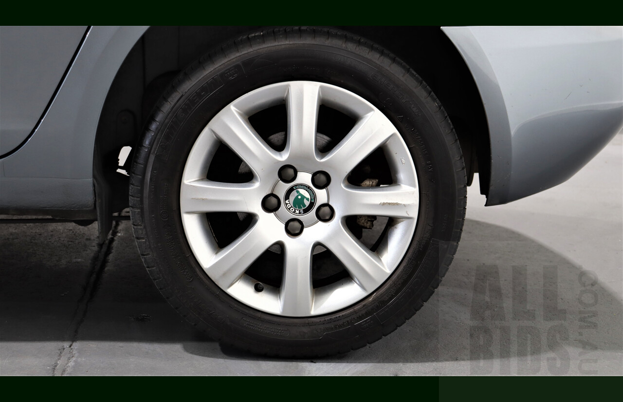 4/2013 Skoda Roomster 77 TSI 5J 4d Wagon Grey 1.2L