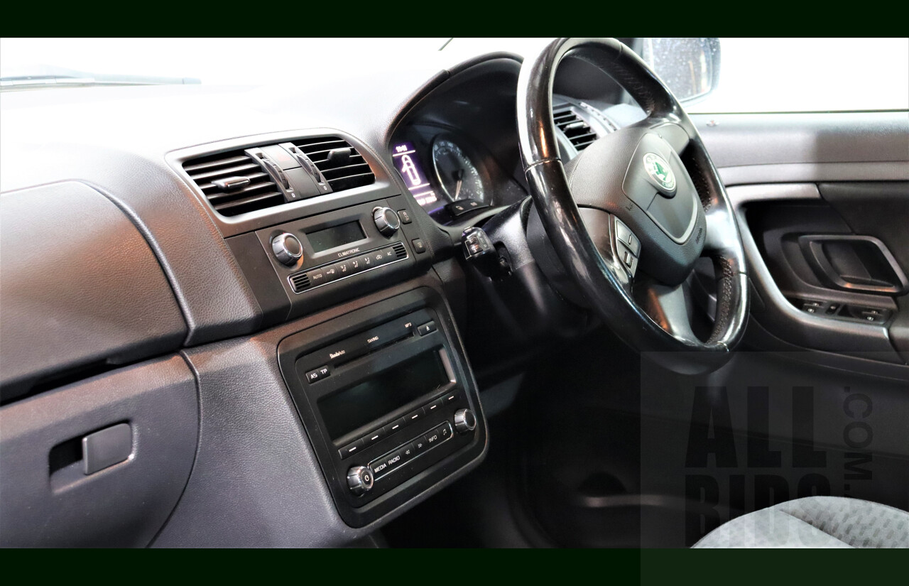 4/2013 Skoda Roomster 77 TSI 5J 4d Wagon Grey 1.2L