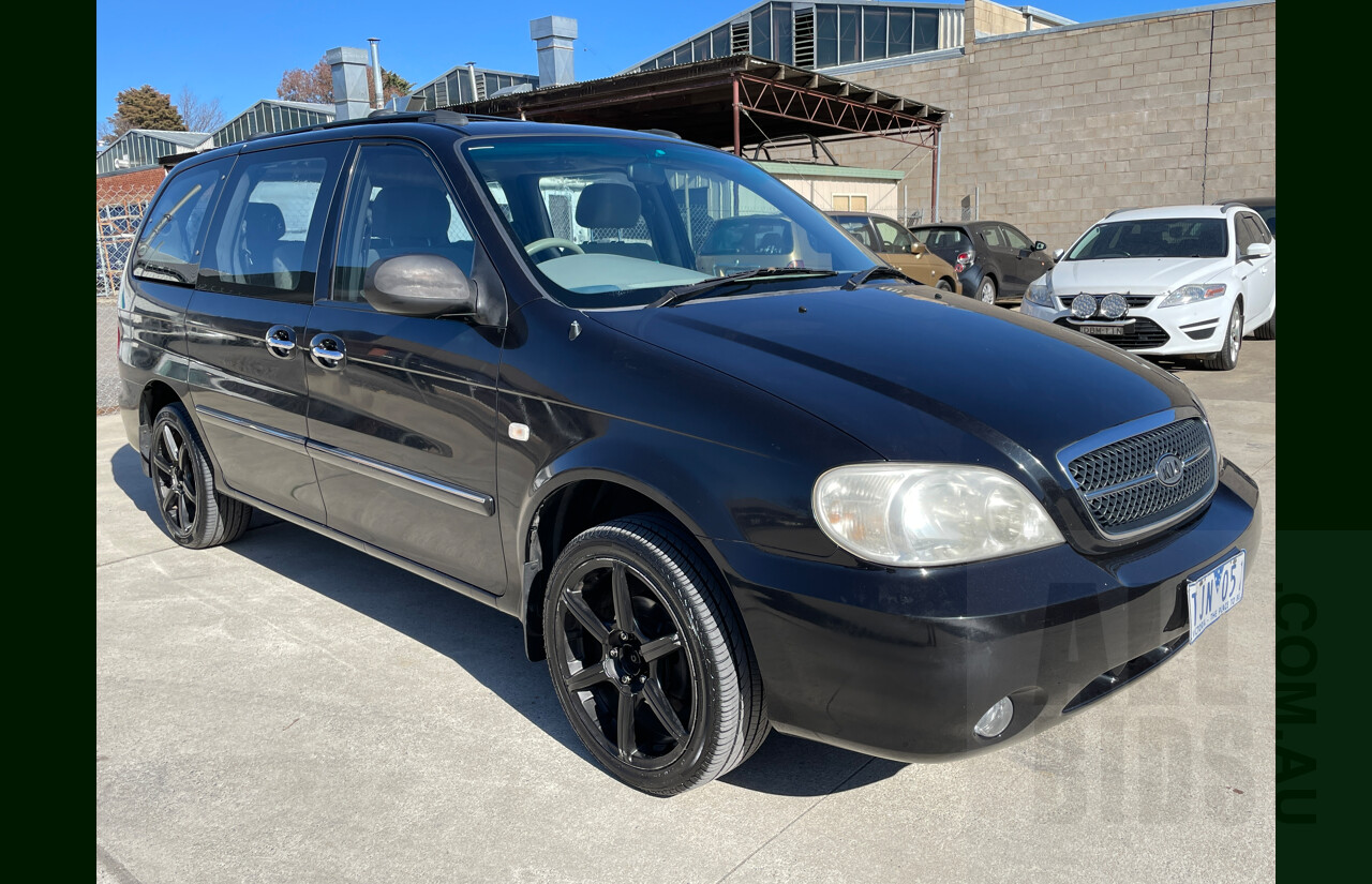 2/2005 Kia Carnival LS KV11 4d Wagon Black 2.5L