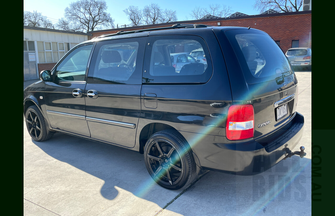 2/2005 Kia Carnival LS KV11 4d Wagon Black 2.5L