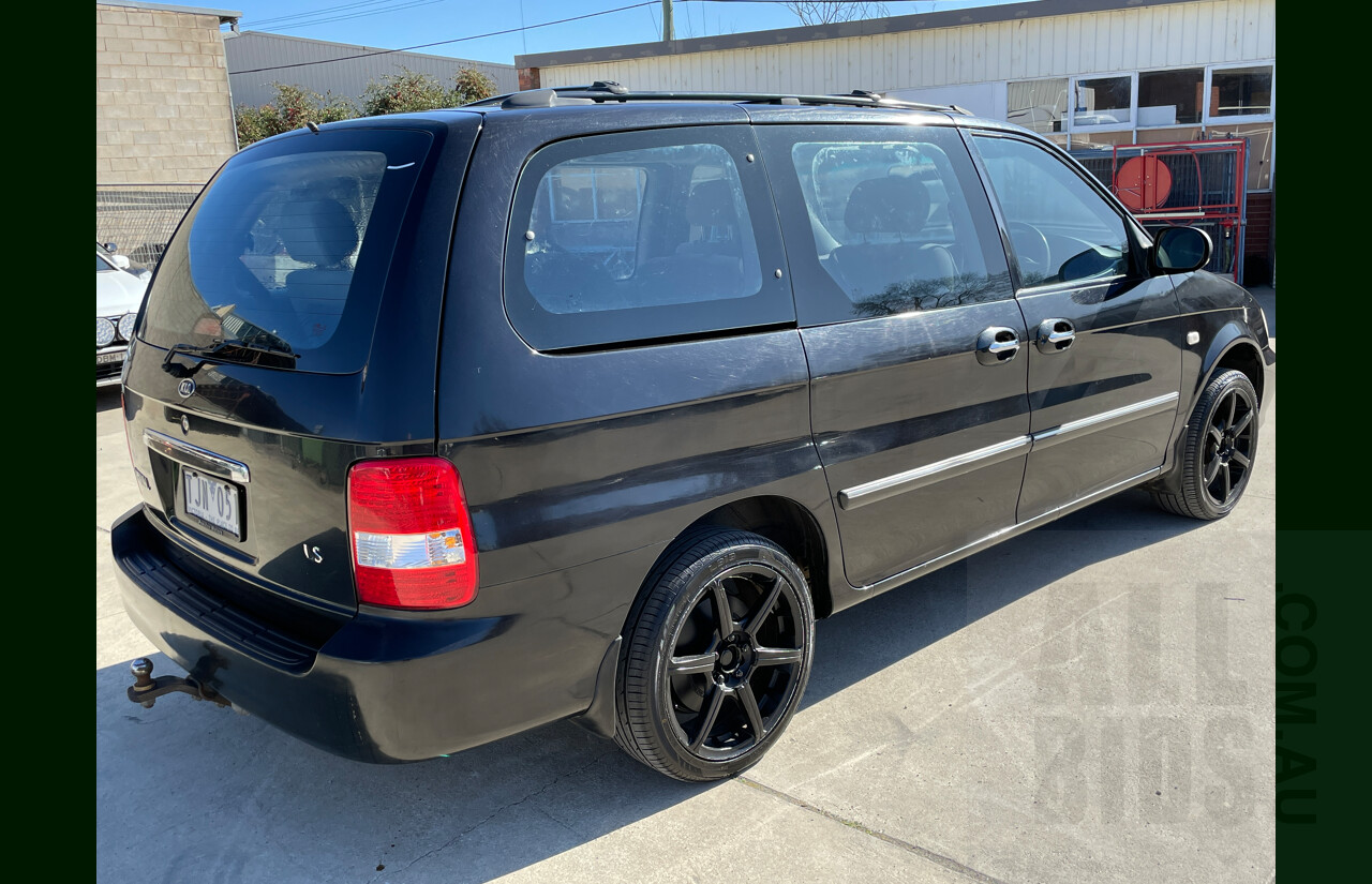 2/2005 Kia Carnival LS KV11 4d Wagon Black 2.5L