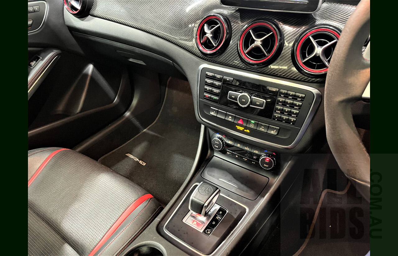 11/2015 Mercedes-Benz GLA 45 AMG 4matic X156 MY15 4d Wagon Black 2.0L Turbo