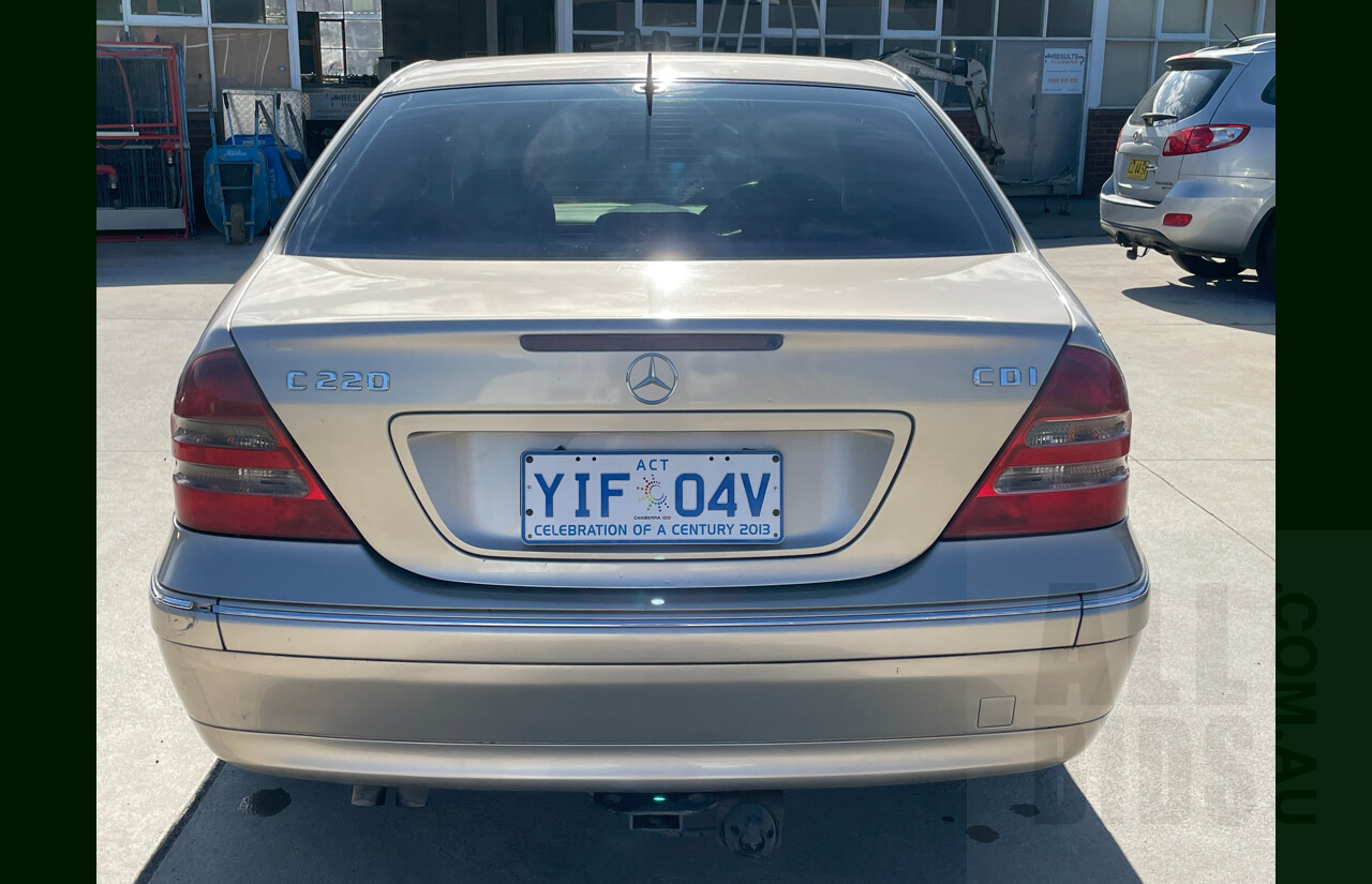 1/2002 Mercedes-Benz C220 CDI Elegance W203 4d Sedan Gold 2.1L