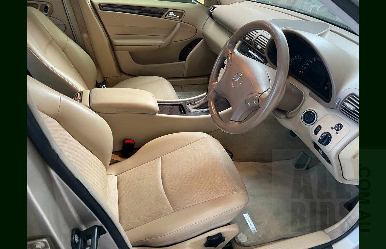 1/2002 Mercedes-Benz C220 CDI Elegance W203 4d Sedan Gold 2.1L