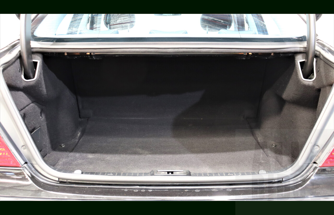 1/2005 Mercedes-Benz E500 Avantgarde W211 4d Sedan Black 5.0L V8