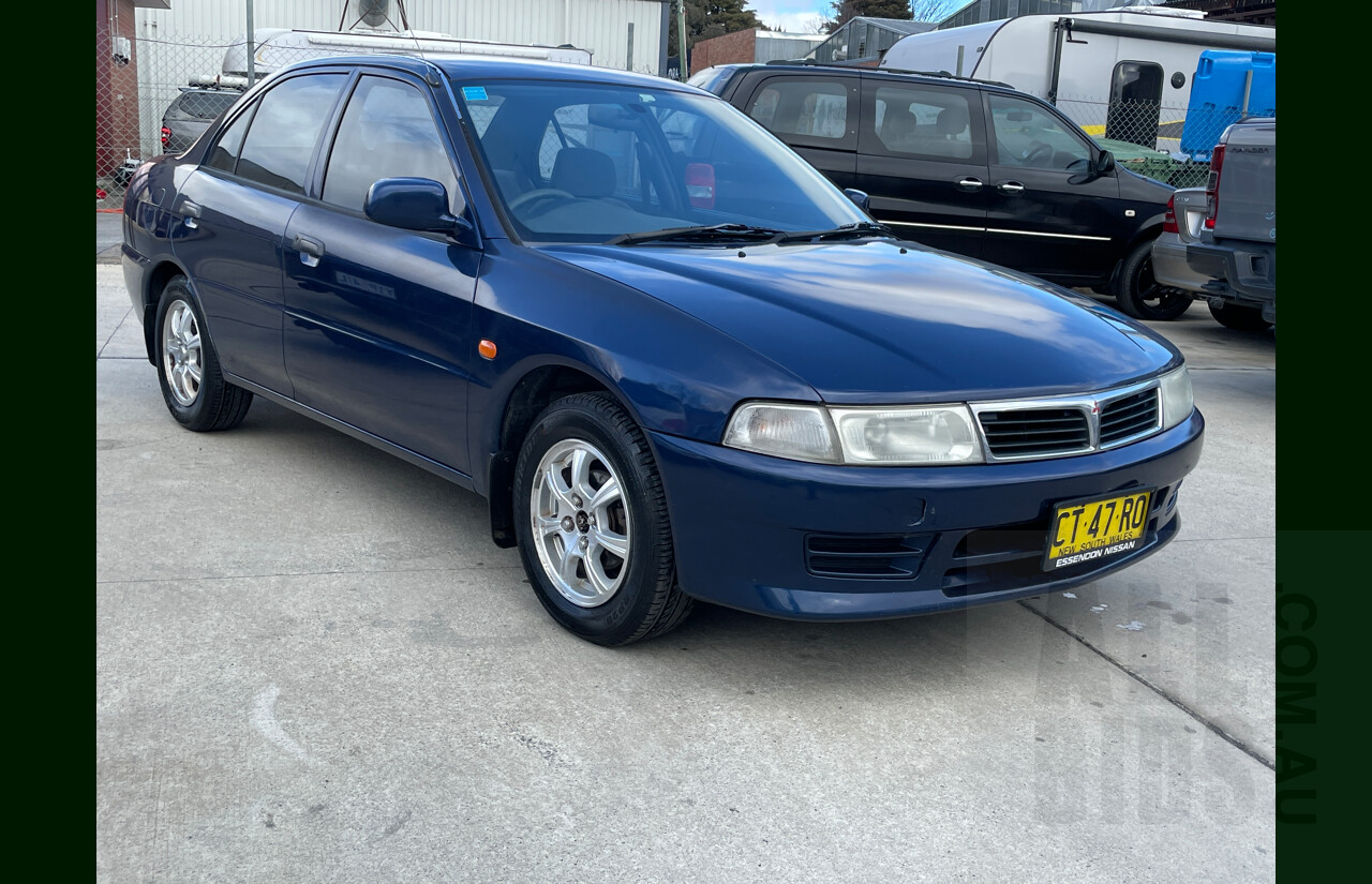 12/2002 Mitsubishi Lancer GLi CE 4d Sedan Blue 1.8L