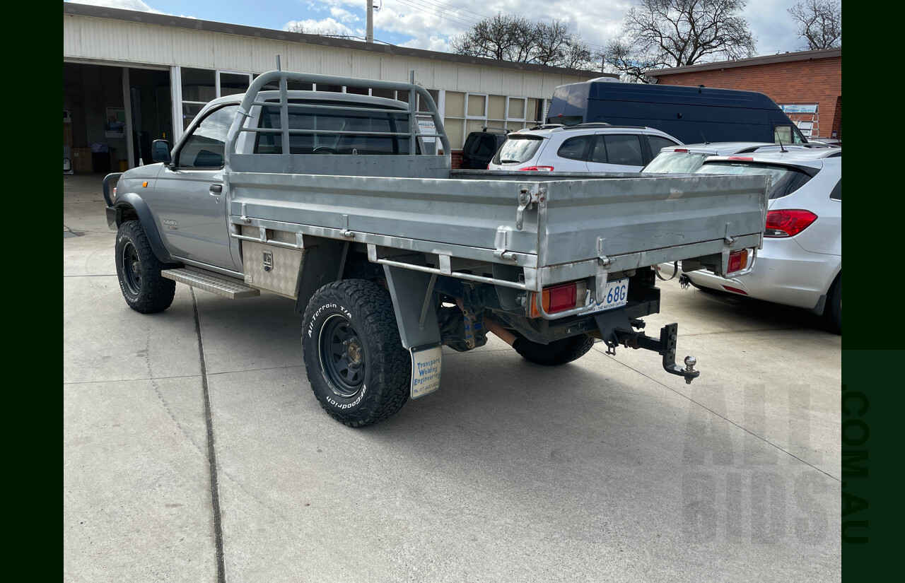 4/2001 Nissan Navara STD (4x4) D22 C/Chas Silver 3.2L