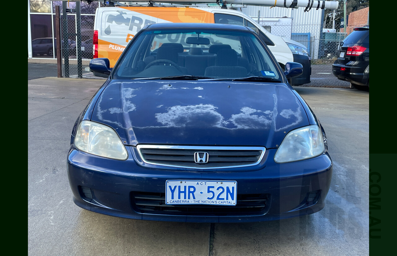 11/1999 Honda Civic GLi  4d Sedan Blue 1.6L