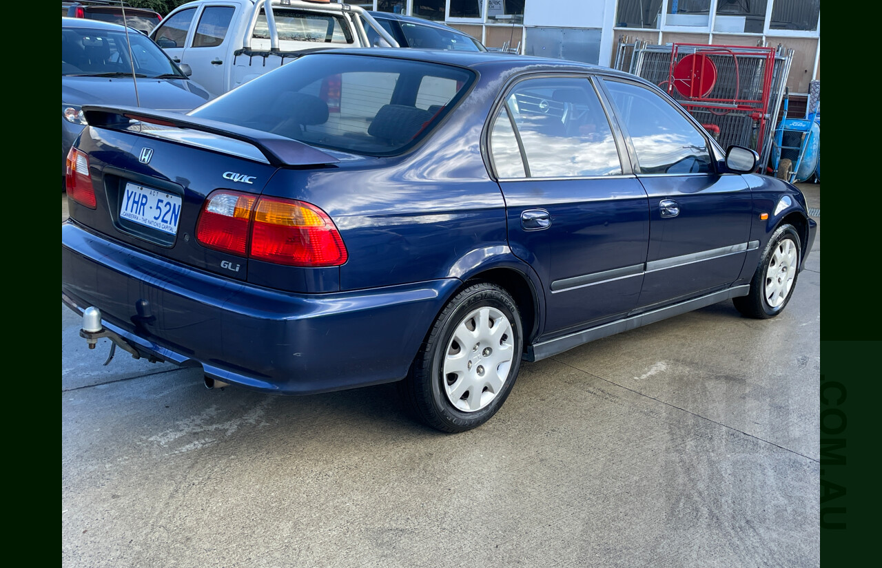 11/1999 Honda Civic GLi  4d Sedan Blue 1.6L