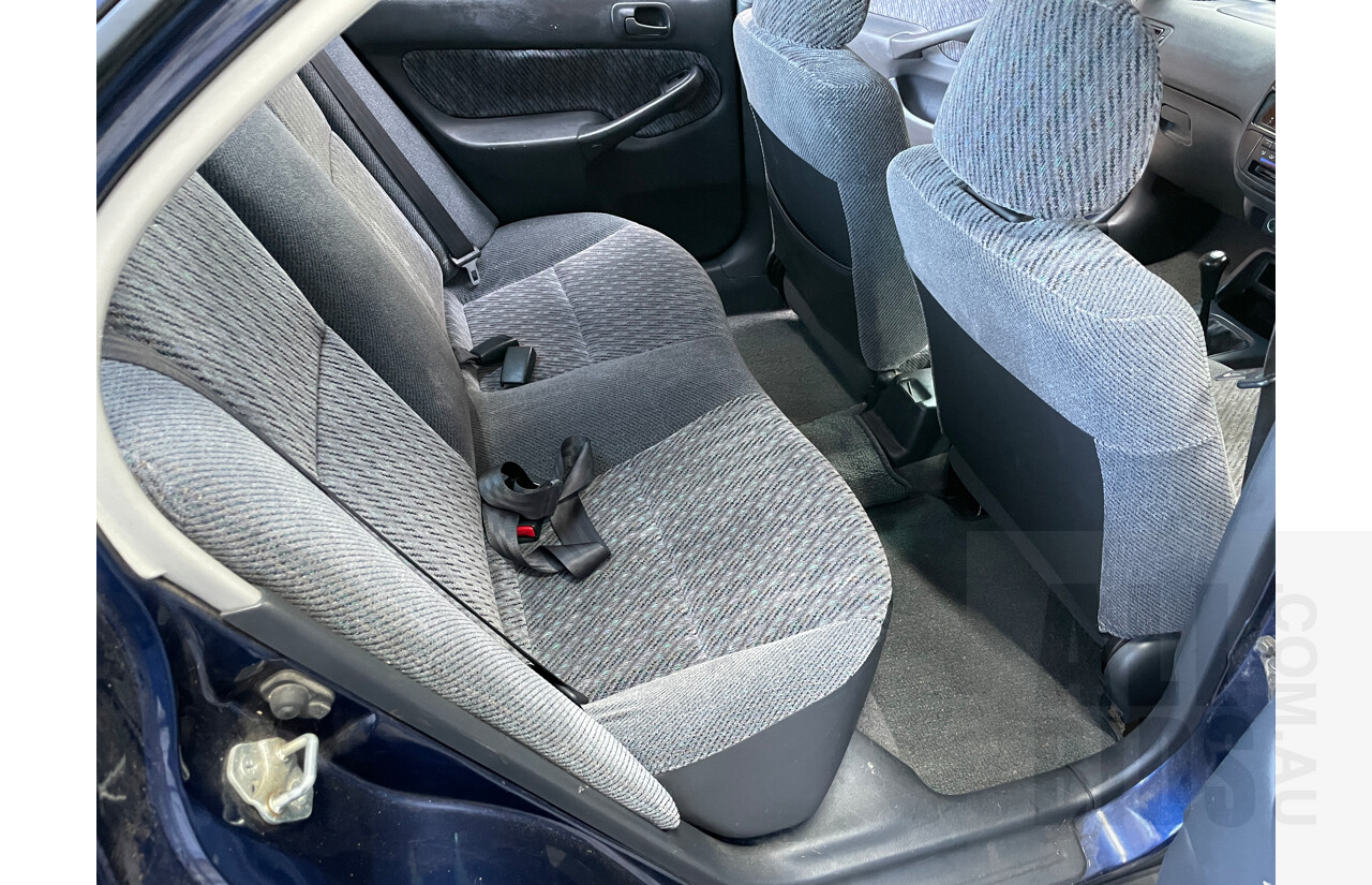 11/1999 Honda Civic GLi  4d Sedan Blue 1.6L