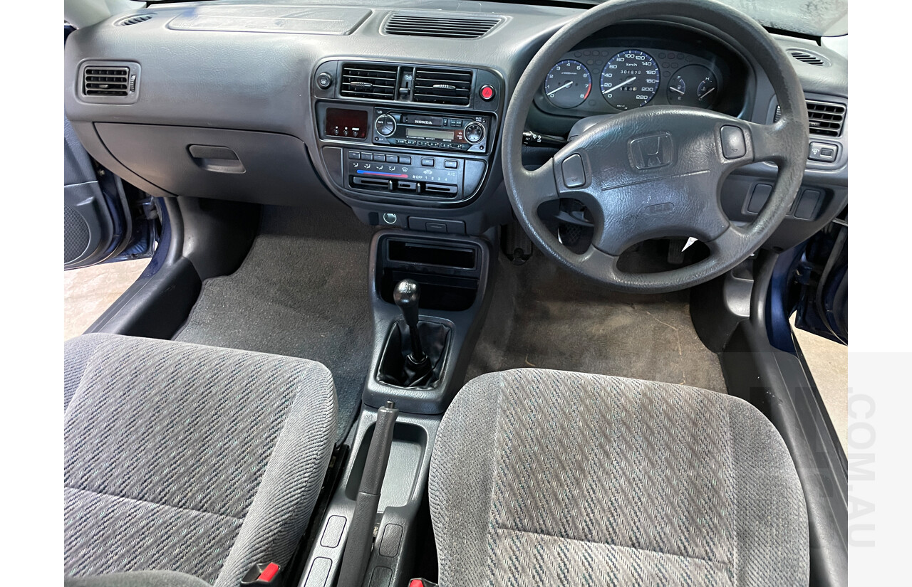 11/1999 Honda Civic GLi  4d Sedan Blue 1.6L