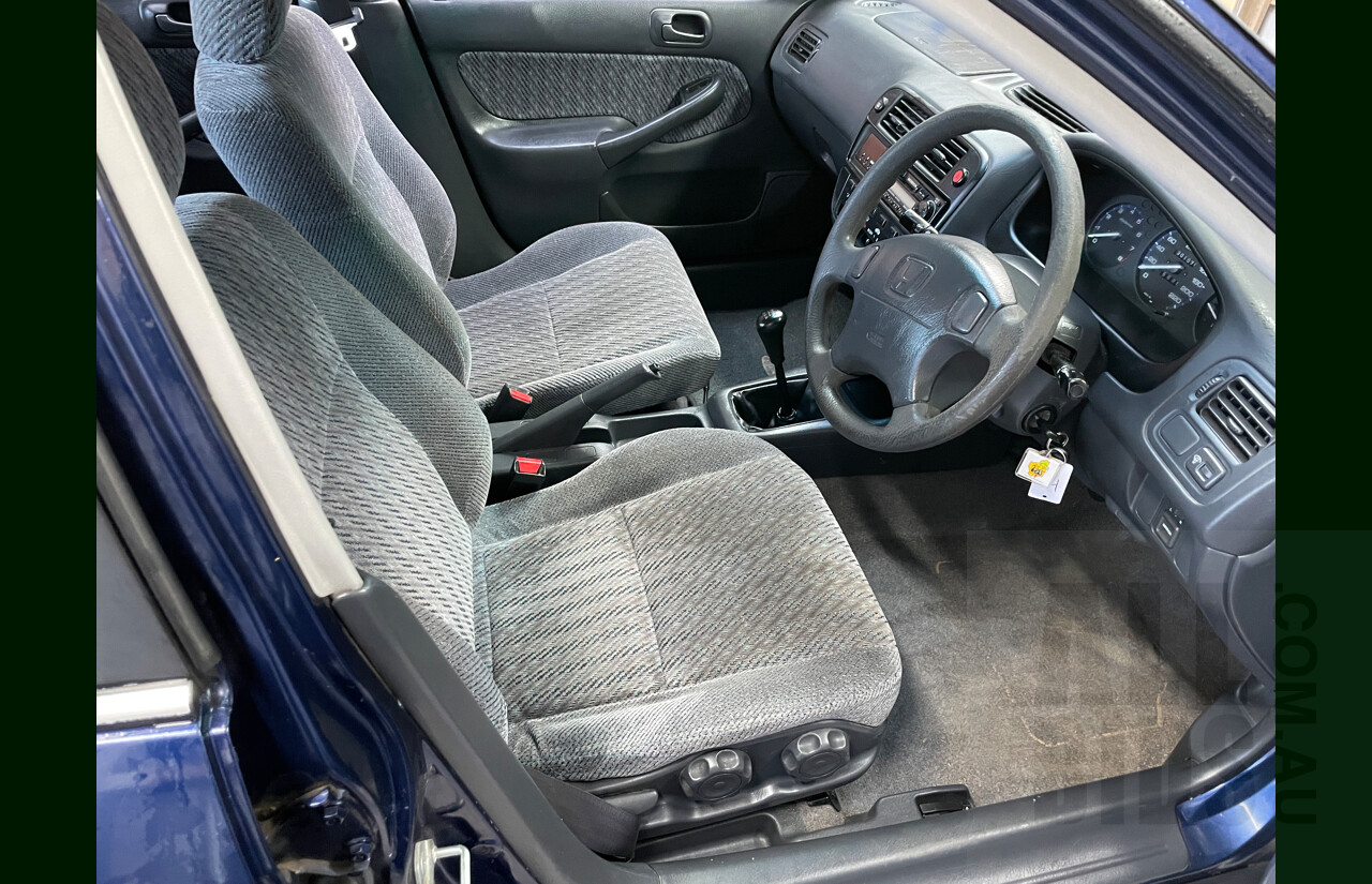 11/1999 Honda Civic GLi  4d Sedan Blue 1.6L